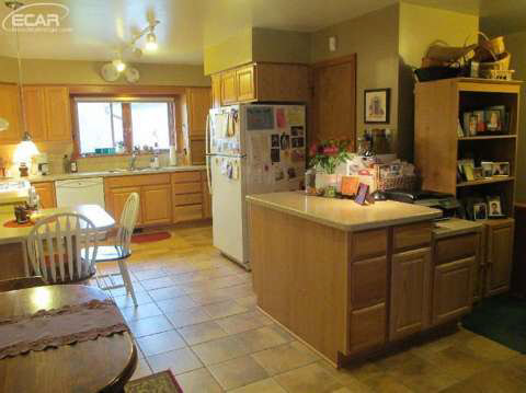 5296 North Center Road Flint, MI 48506 - Photo 7 of 33 20435397-6.JPG