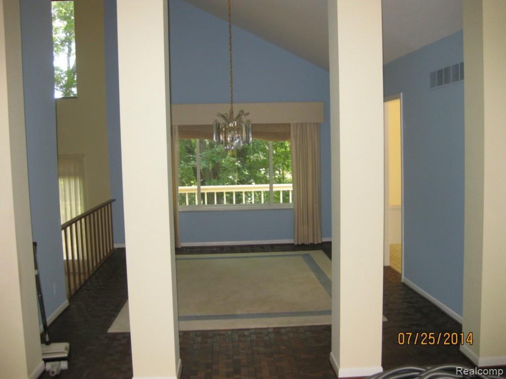4750 Brookside Road Fenton, MI 48430 - Photo 10 of 22 010.jpg