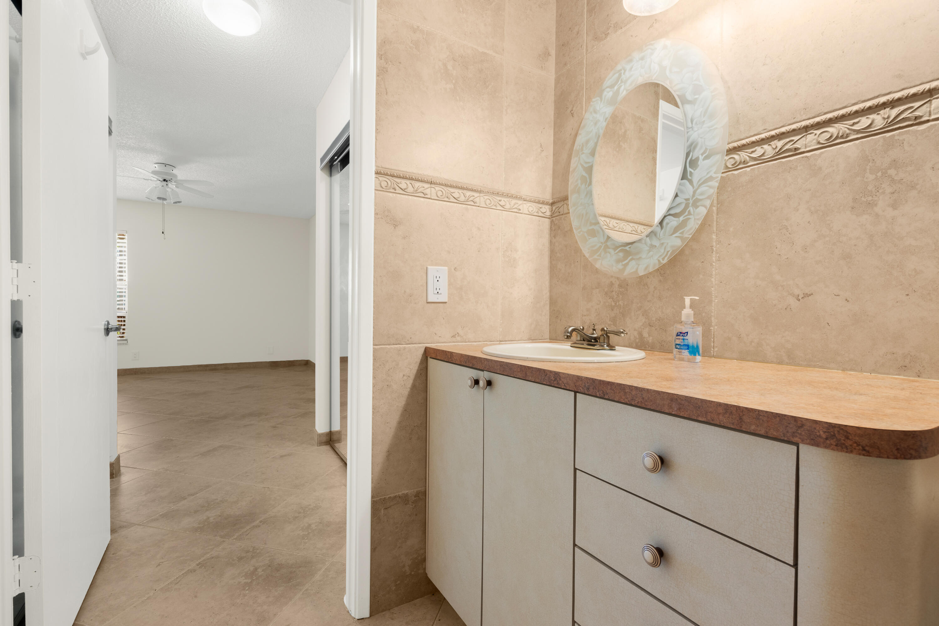 18801 Garbo Terrace, Unit 2 Boca Raton, FL 33496 - Photo 16 of 24 Guest Bath