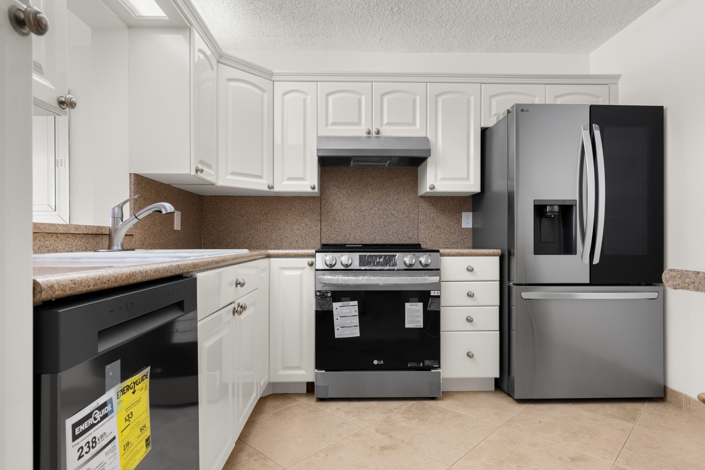 18801 Garbo Terrace, Unit 2 Boca Raton, FL 33496 - Photo 8 of 24 Kitchen