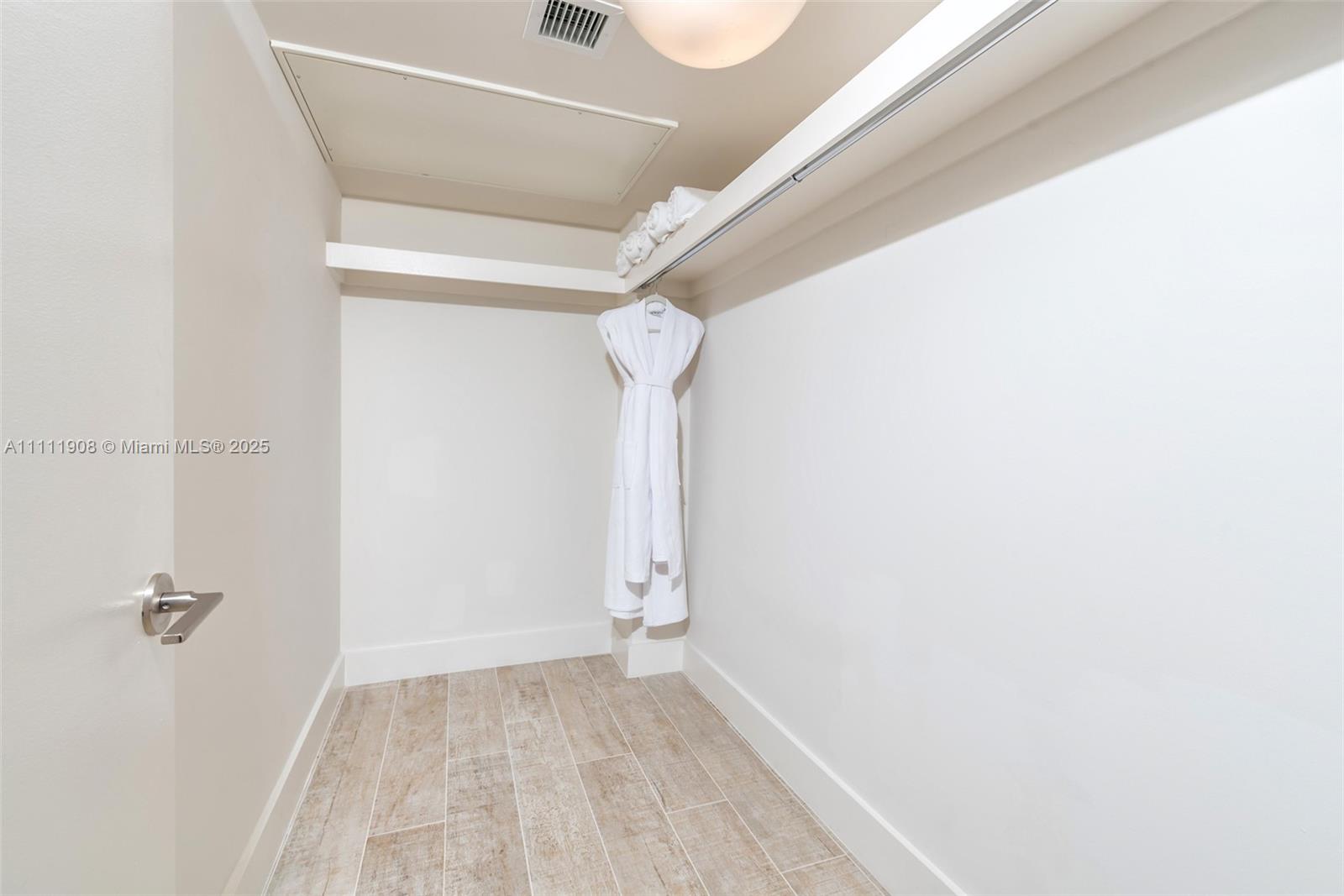 102 24th Street, Unit 1019 Miami Beach, FL 33139 - Photo 7 of 27 a view of small space