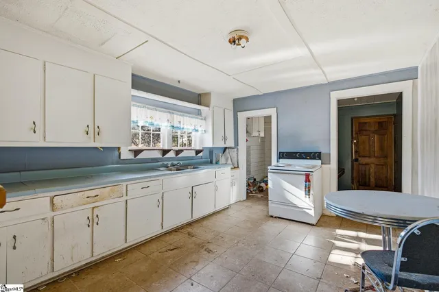 $275,000 | 2141 Geer Highway, Travelers Rest, SC 29690