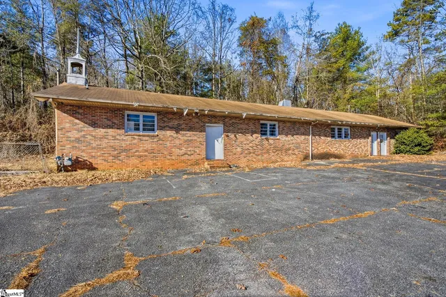 $275,000 | 2141 Geer Highway, Travelers Rest, SC 29690