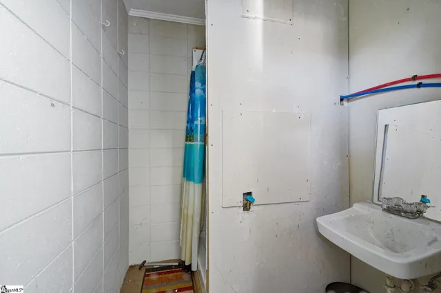 $275,000 | 2141 Geer Highway, Travelers Rest, SC 29690