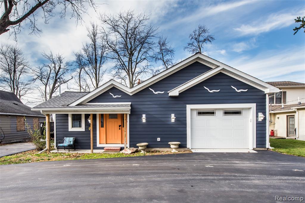 9109 Mcgregor Road Pinckney, MI 48169 - Photo 3 of 58 Gallery Image 3