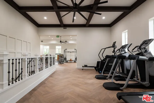 $3,207 | 1901 North Buena Vista Street, Unit 2214, Burbank, CA 91504