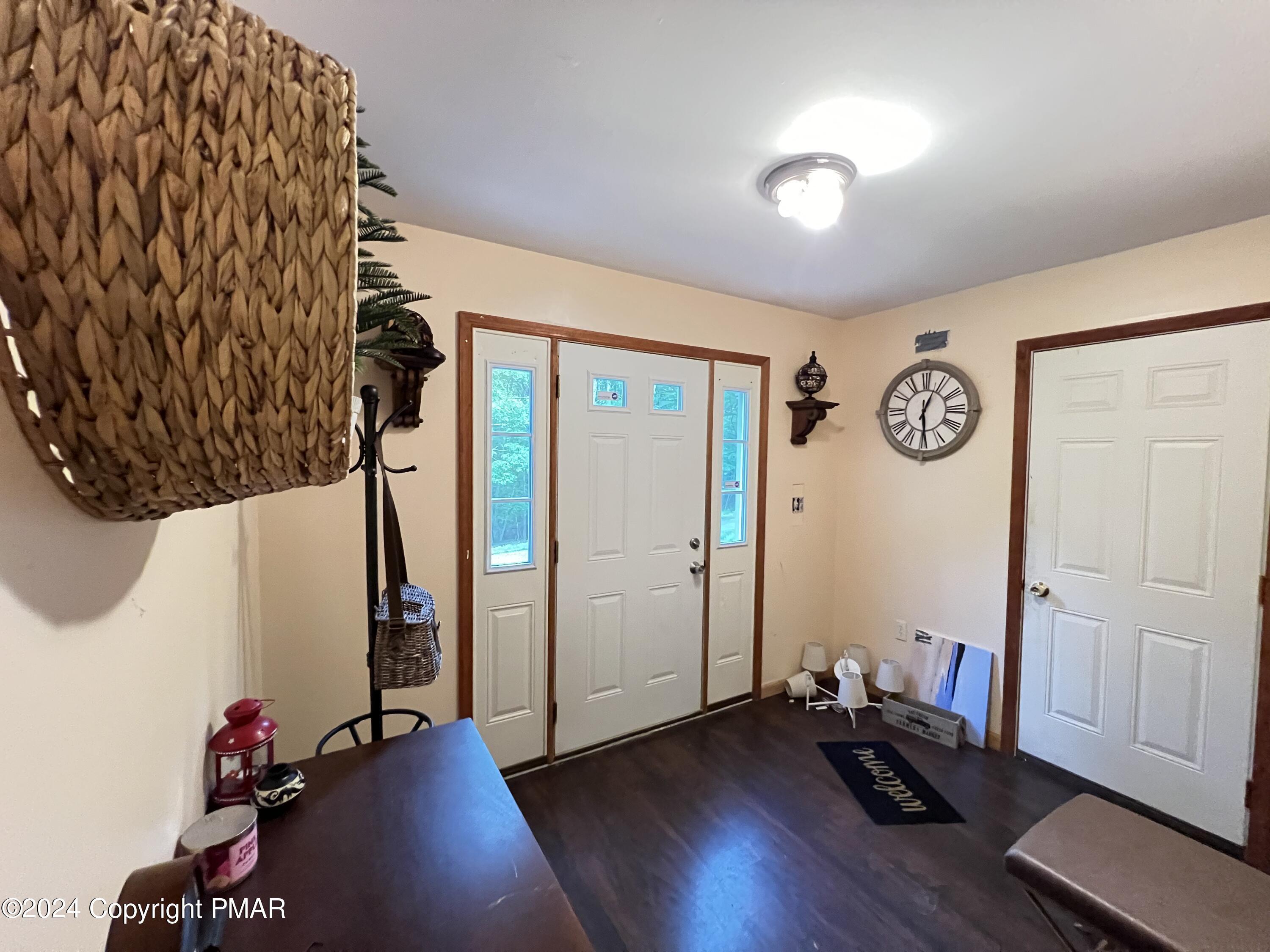 107 Warbler Court Bushkill, PA 18324 - Photo 22 of 36 14-Foyer