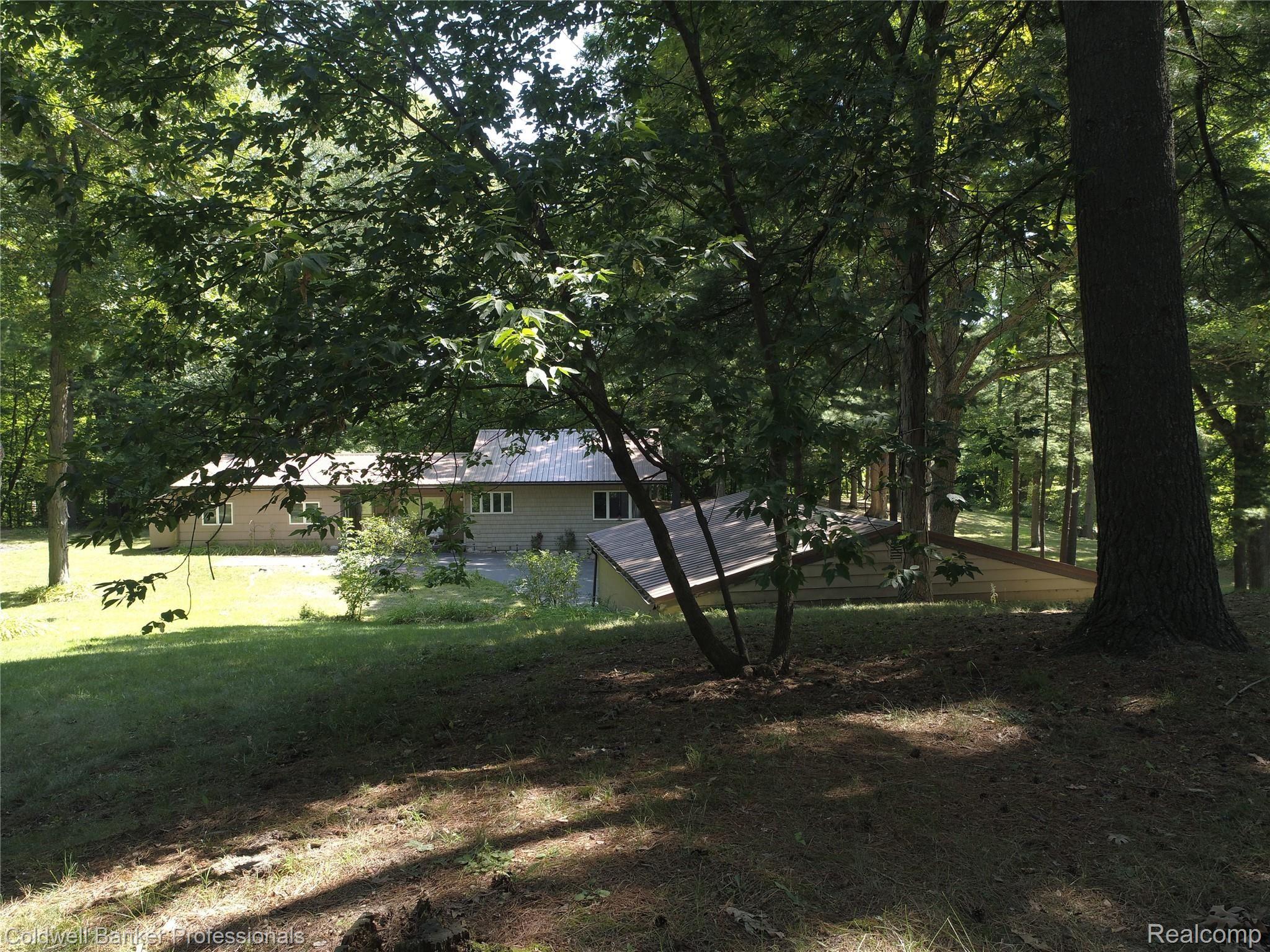 96 West Coulter Road Lapeer, MI 48446 - Photo 9 of 62 DJI_0800.JPG
