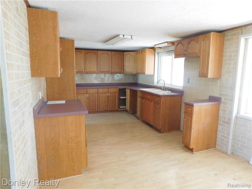 2542 North Lapeer Road Lapeer, MI 48446 - Photo 5 of 14 DSCN0344.JPG