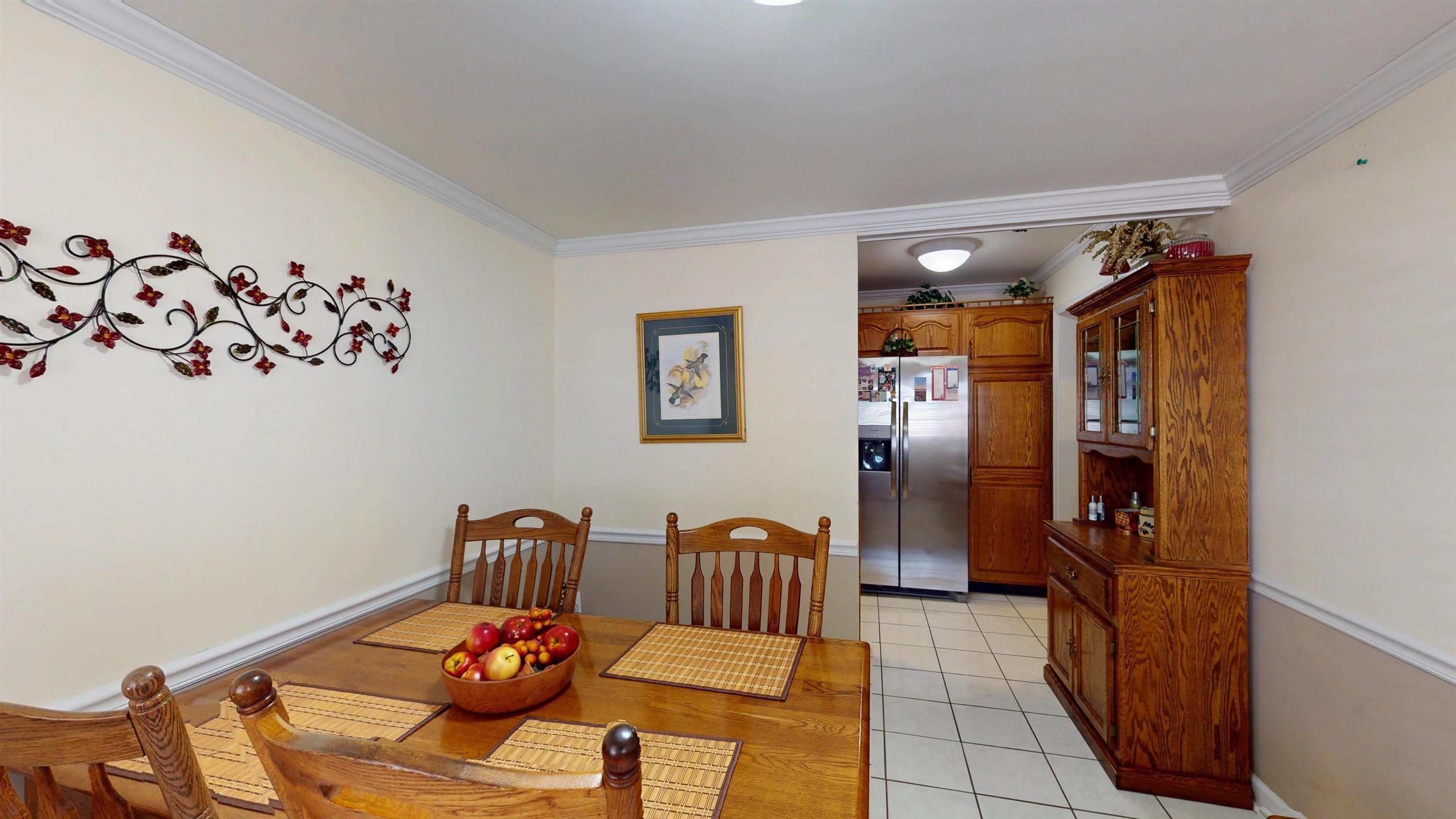 897 Bartlett Road Memphis, TN 38122 - Photo 11 of 33 a view of a hallway with dining area