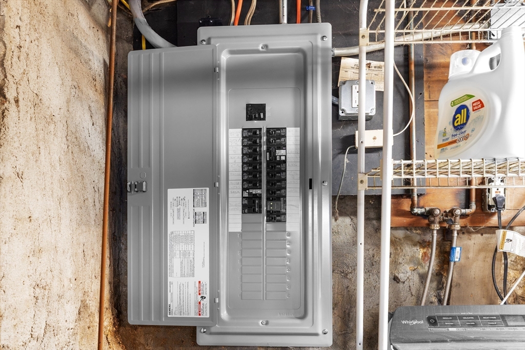 7 Adams Avenue Saugus, MA 01906 - Photo 28 of 39