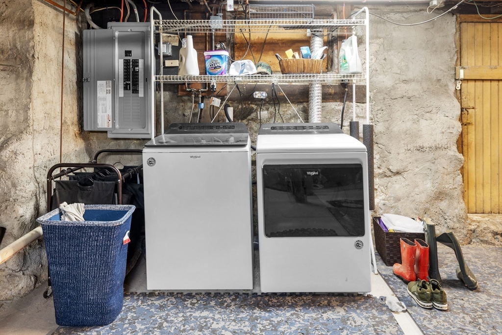 7 Adams Avenue Saugus, MA 01906 - Photo 29 of 39