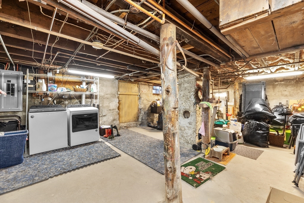 7 Adams Avenue Saugus, MA 01906 - Photo 30 of 39