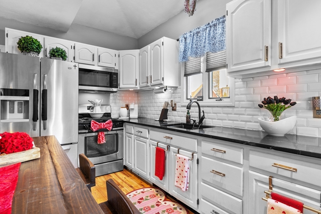 7 Adams Avenue Saugus, MA 01906 - Photo 8 of 39