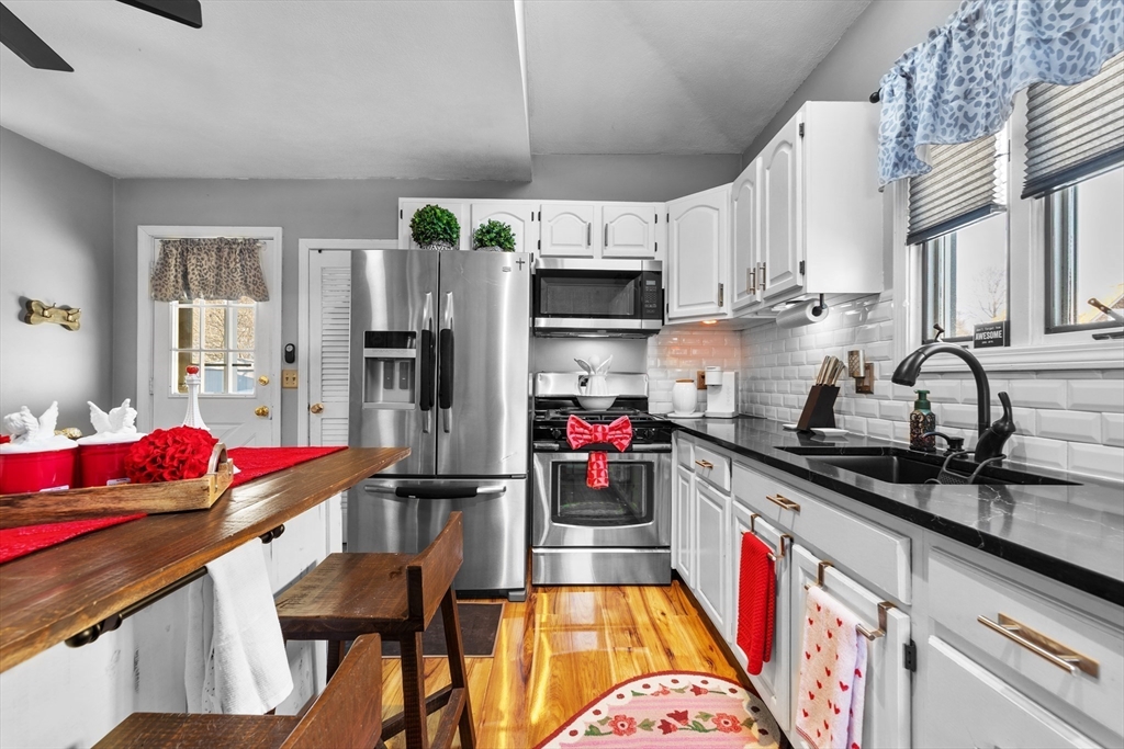 7 Adams Avenue Saugus, MA 01906 - Photo 10 of 39