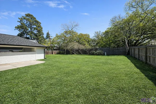 $379,000 | 576 College Hill Drive, Baton Rouge, LA 70808