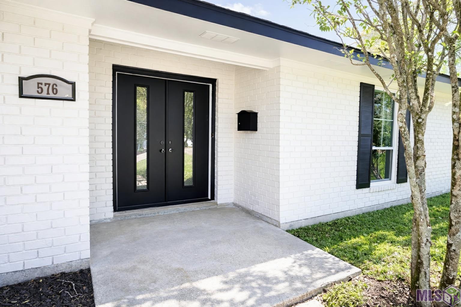 576 College Hill Drive Baton Rouge, LA 70808 - Photo 2 of 17