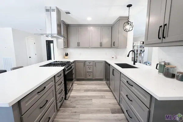 $379,000 | 576 College Hill Drive, Baton Rouge, LA 70808