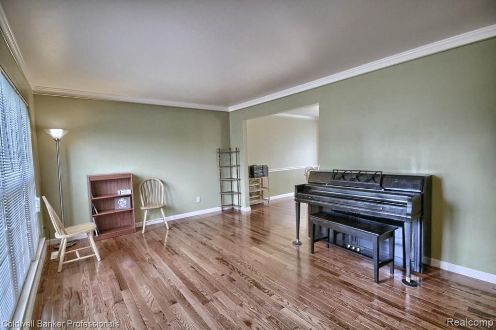 45599 Hanford Road Canton, MI 48187 - Photo 2 of 21 Living_Room.jpg