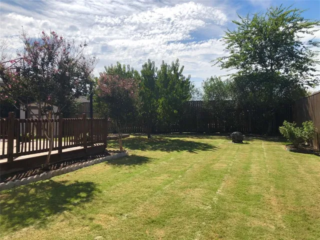 a view of a tennis court