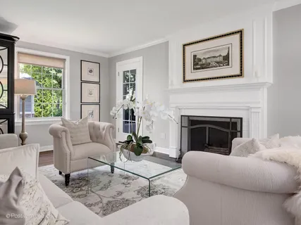 $799,000 | 541 East Hickory Street, Hinsdale, IL 60521