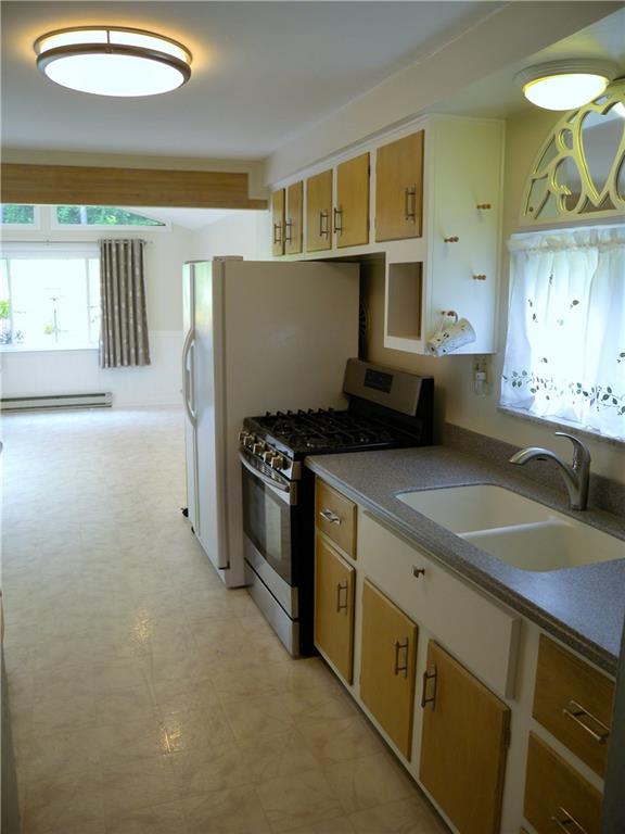 23 Seneca Road Pittsburgh, PA 15241 - Photo 8 of 25 KITCHEN