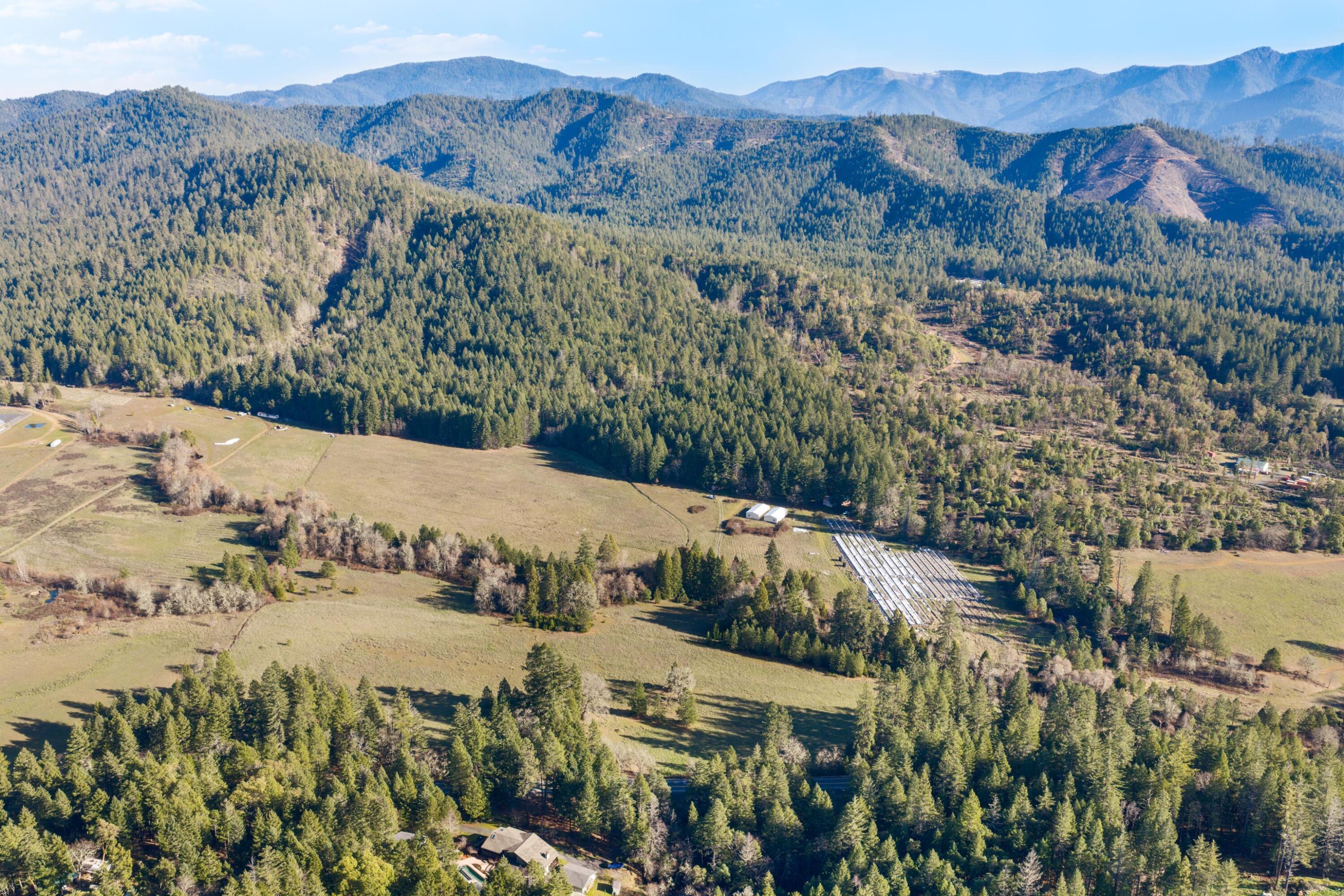 1491 Draper Valley Road Selma, OR 97538 - Photo 4 of 16 view