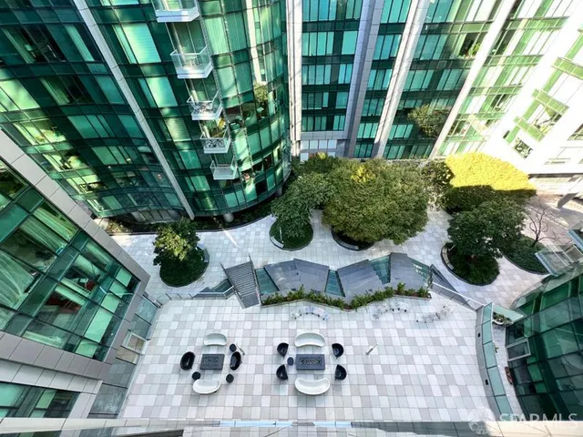 a picture of plants in front of building