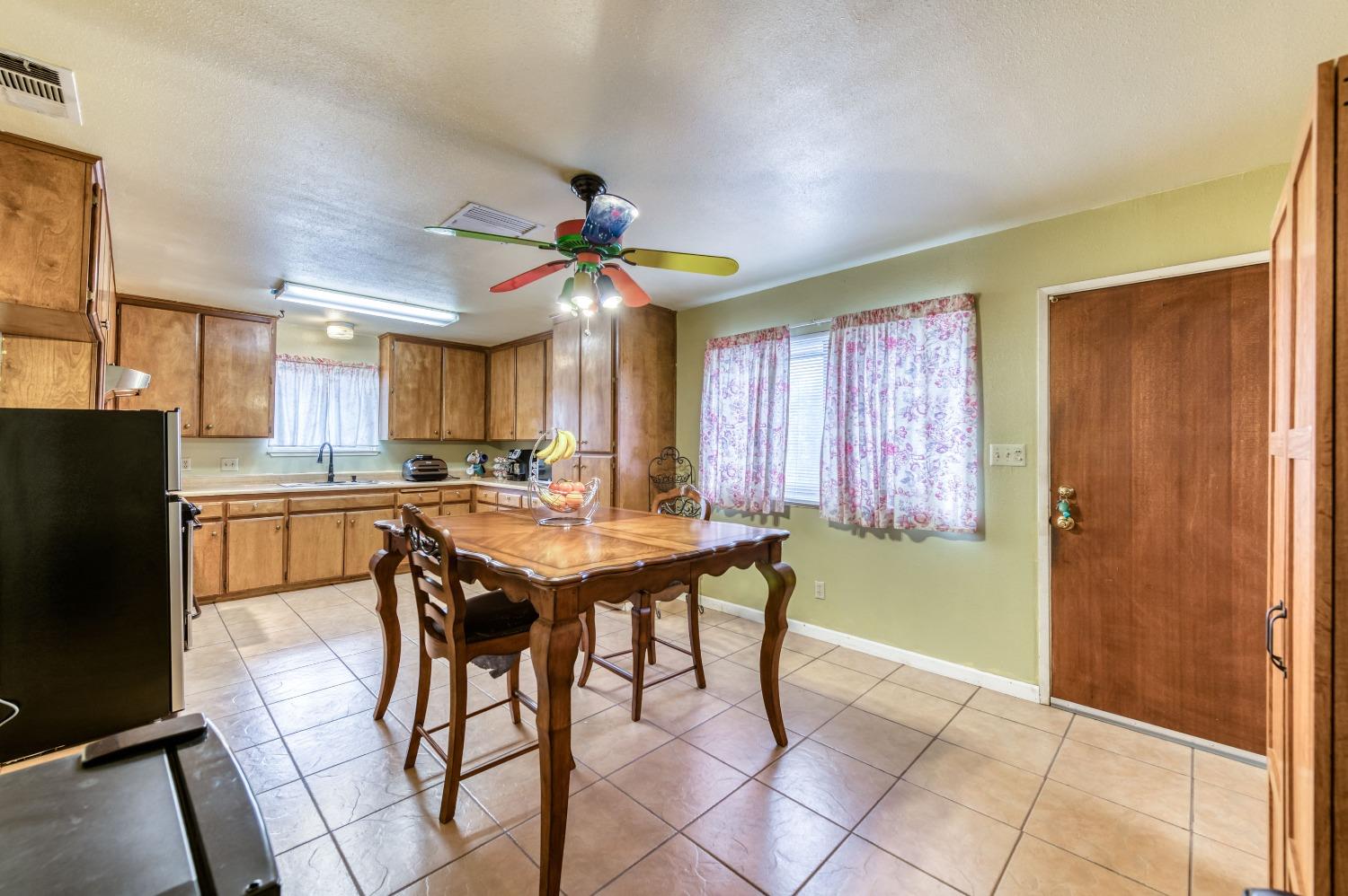 1861 South Rainbow Route Sanger, CA 93657 - Photo 13 of 30 Gallery Image 13