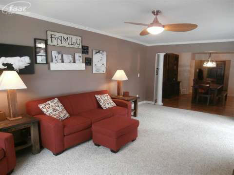 1117 Riverside Drive Owosso, MI 48867 - Photo 12 of 26 20395646-11.JPG