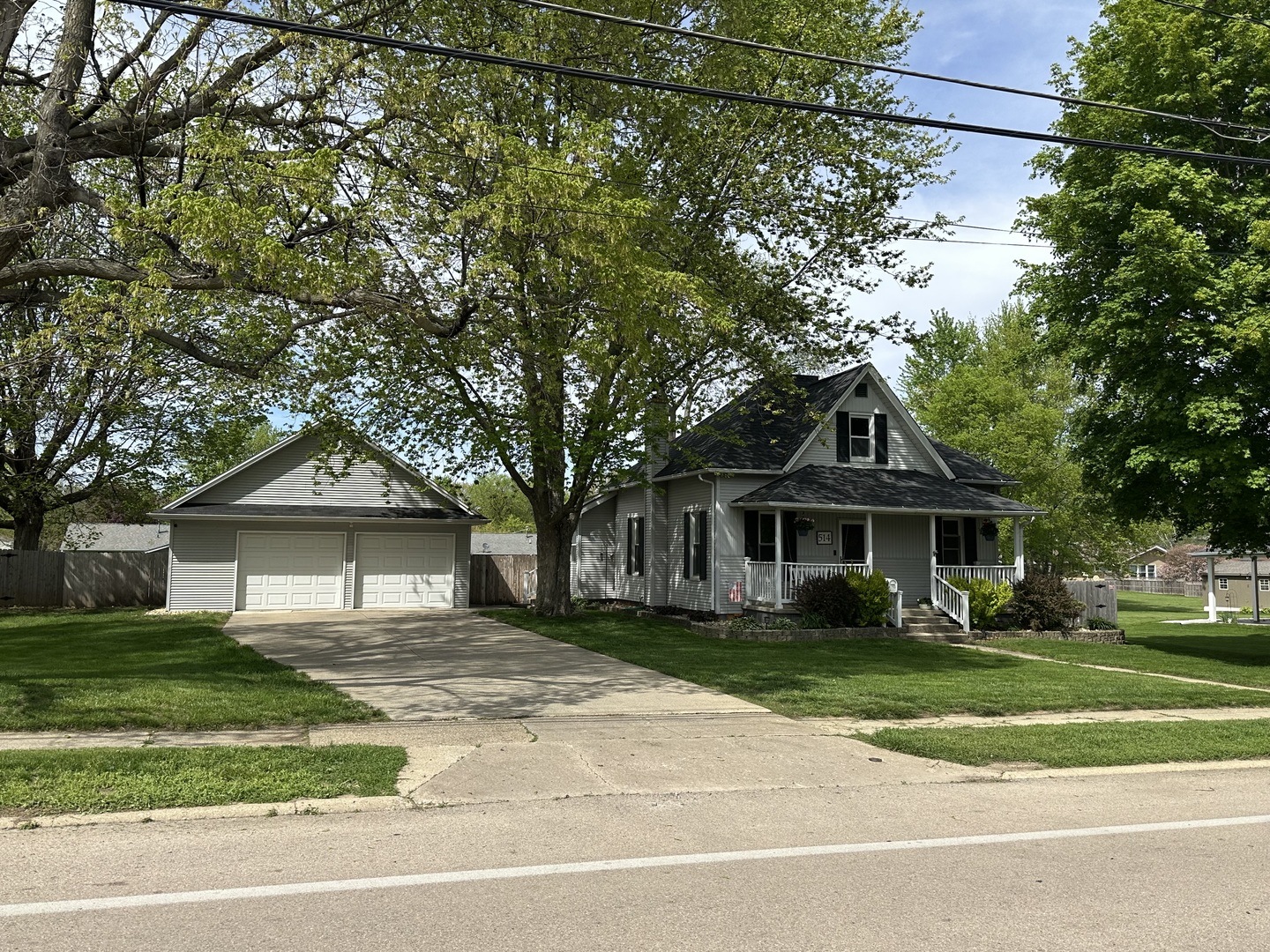 514 East High Street Morrison, IL 61270 - Photo 1 of 15 Gallery Image 1