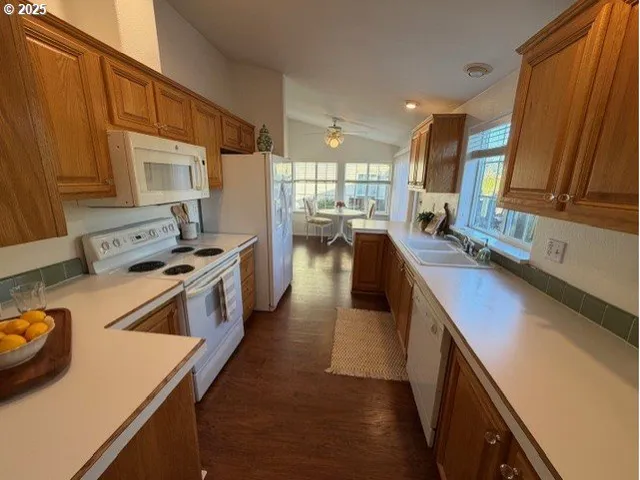 $149,999 | 4055 Royal Avenue, Unit 133, Eugene, OR 97402