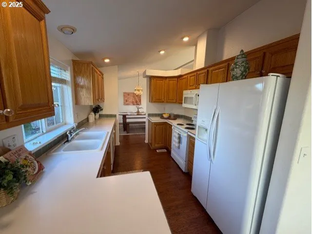 $149,999 | 4055 Royal Avenue, Unit 133, Eugene, OR 97402