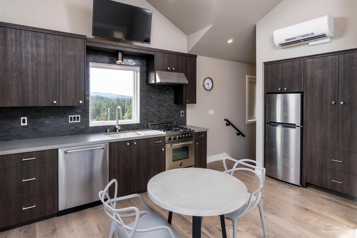 19208 Gateway Loop Bend, OR 97702 - Photo 20 of 25 Additional Photo