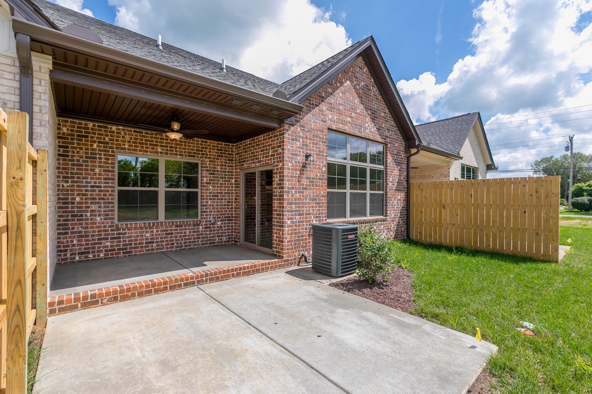 422 West Foxrun Springfield, TN 37172 - Photo 18 of 18 a front view of a house with garden