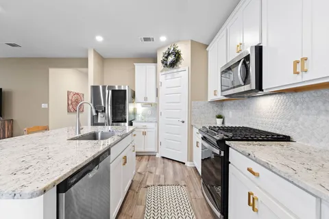 $340,000 | 934 Main Street, Hutto, TX 78634