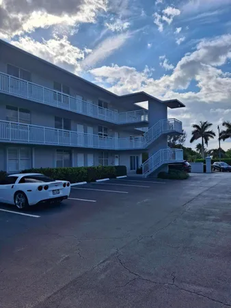 $2,100 | 2565 South Ocean Boulevard, Unit 2060, Palm Beach, FL 33480