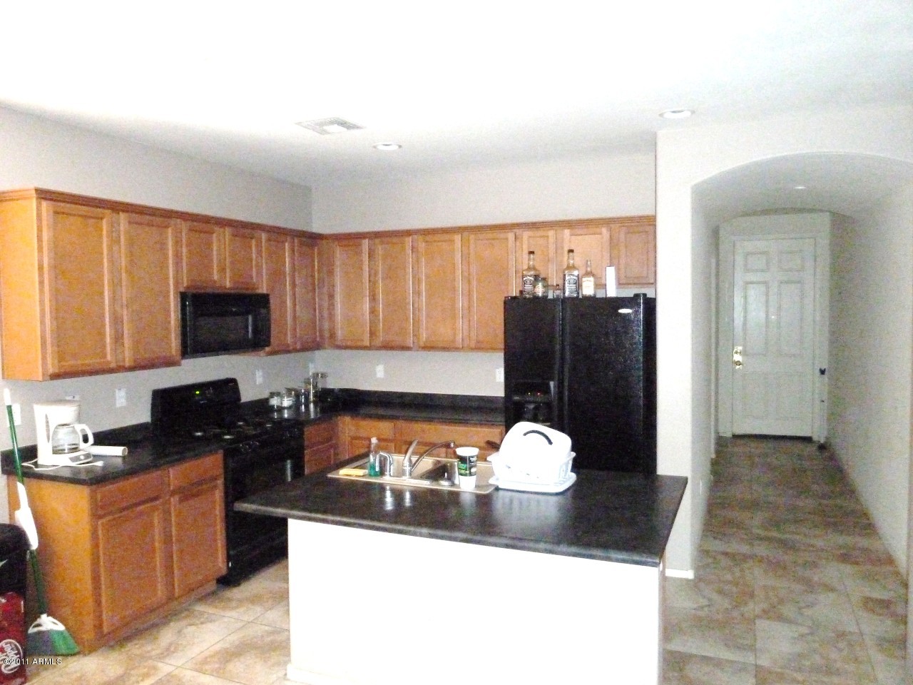 6743 West Harwell Road Laveen, AZ 85339 - Photo 3 of 16 kitchen