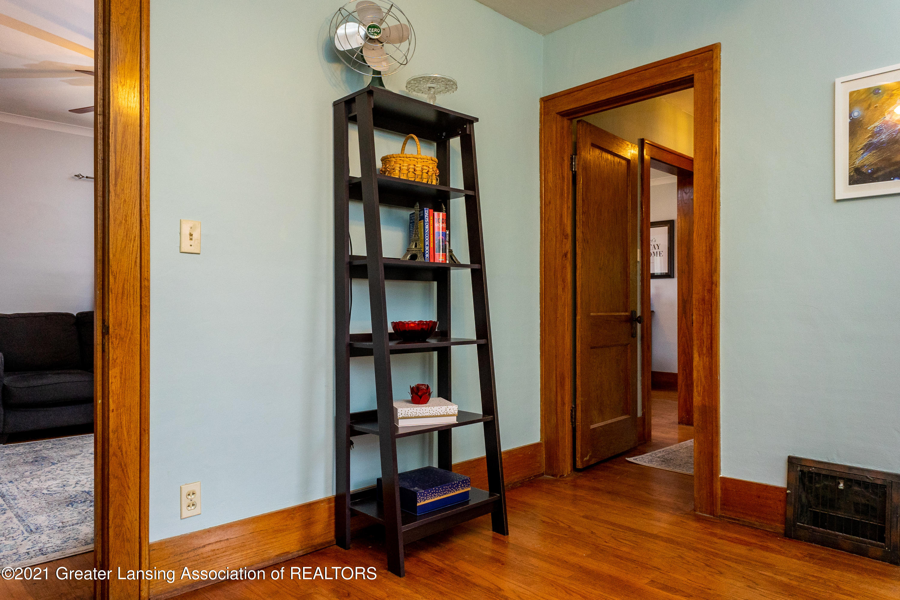 2312 Strathmore Road Lansing, MI 48910 - Photo 21 of 32 2312 Strathmore RD Lansing MI-121