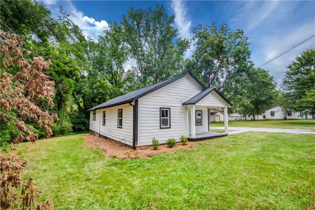 206 Walker Drive Monroe, GA 30655 - Photo 3 of 24