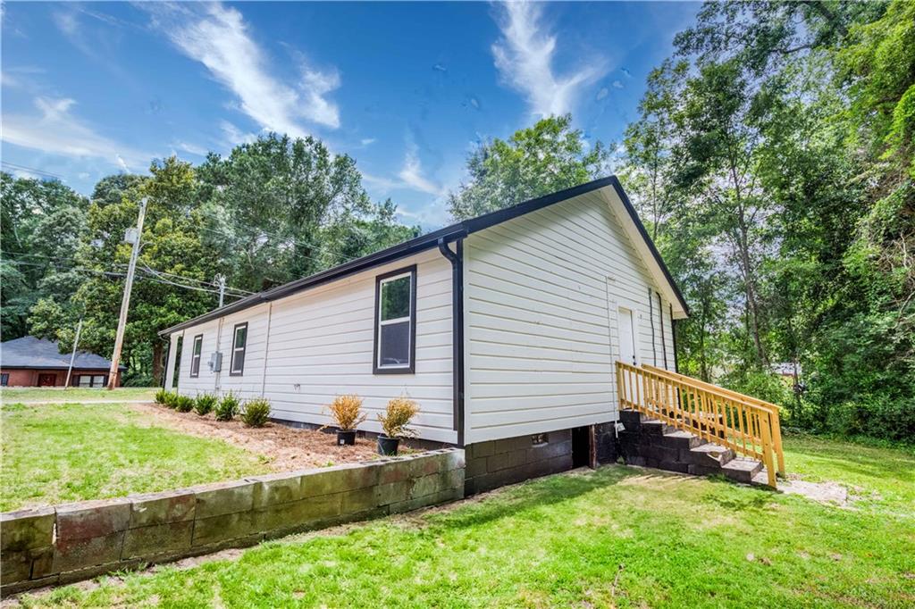 206 Walker Drive Monroe, GA 30655 - Photo 6 of 24