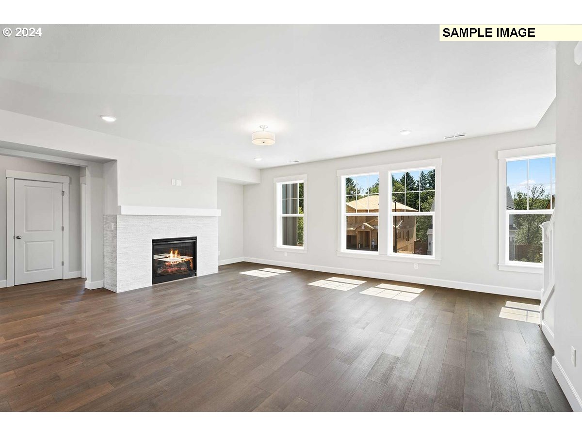 12103 Southwest Strobel Road, Unit HS #36 Beaverton, OR 97007 - Photo 11 of 19 Gallery Image 11