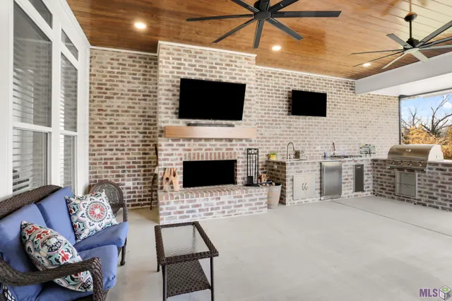 $558,900 | 13105 Oakbourne Avenue, Geismar, LA 70734