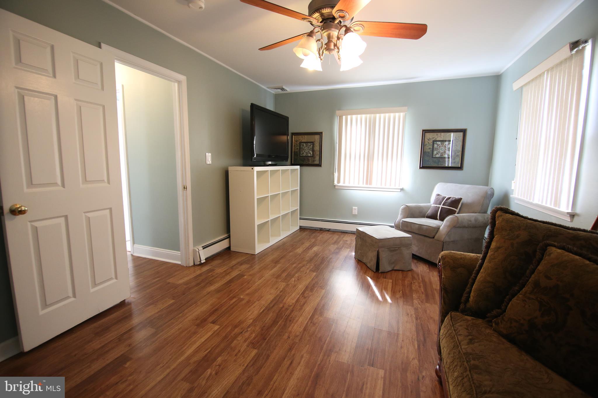 6 Hunt Road Levittown, PA 19056 - Photo 20 of 39 Gallery Image 20