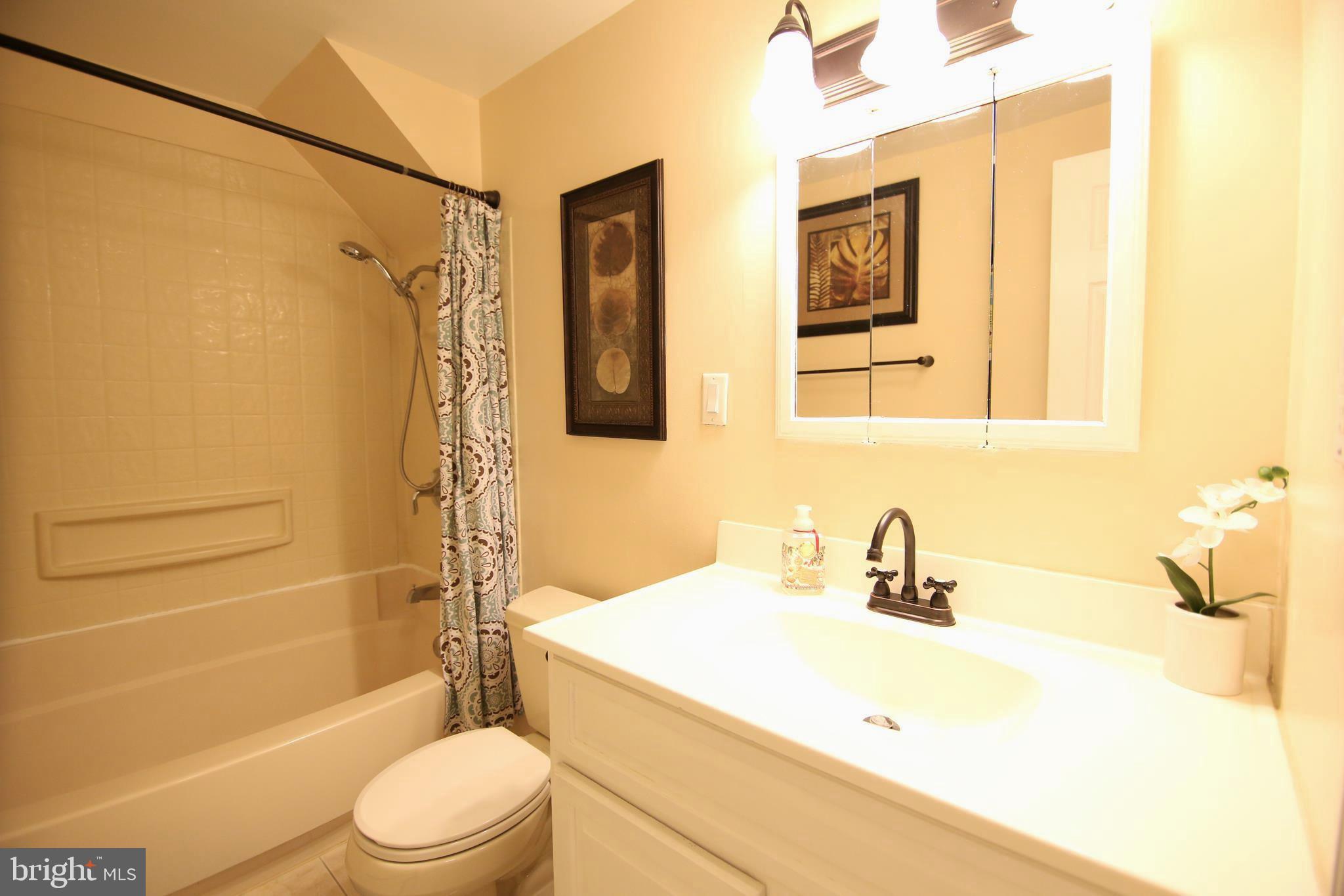 6 Hunt Road Levittown, PA 19056 - Photo 30 of 39 Gallery Image 30