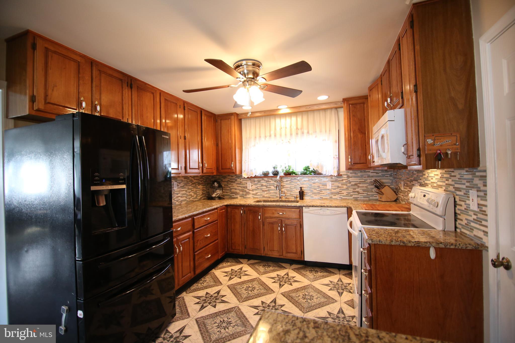 6 Hunt Road Levittown, PA 19056 - Photo 5 of 39 Gallery Image 5
