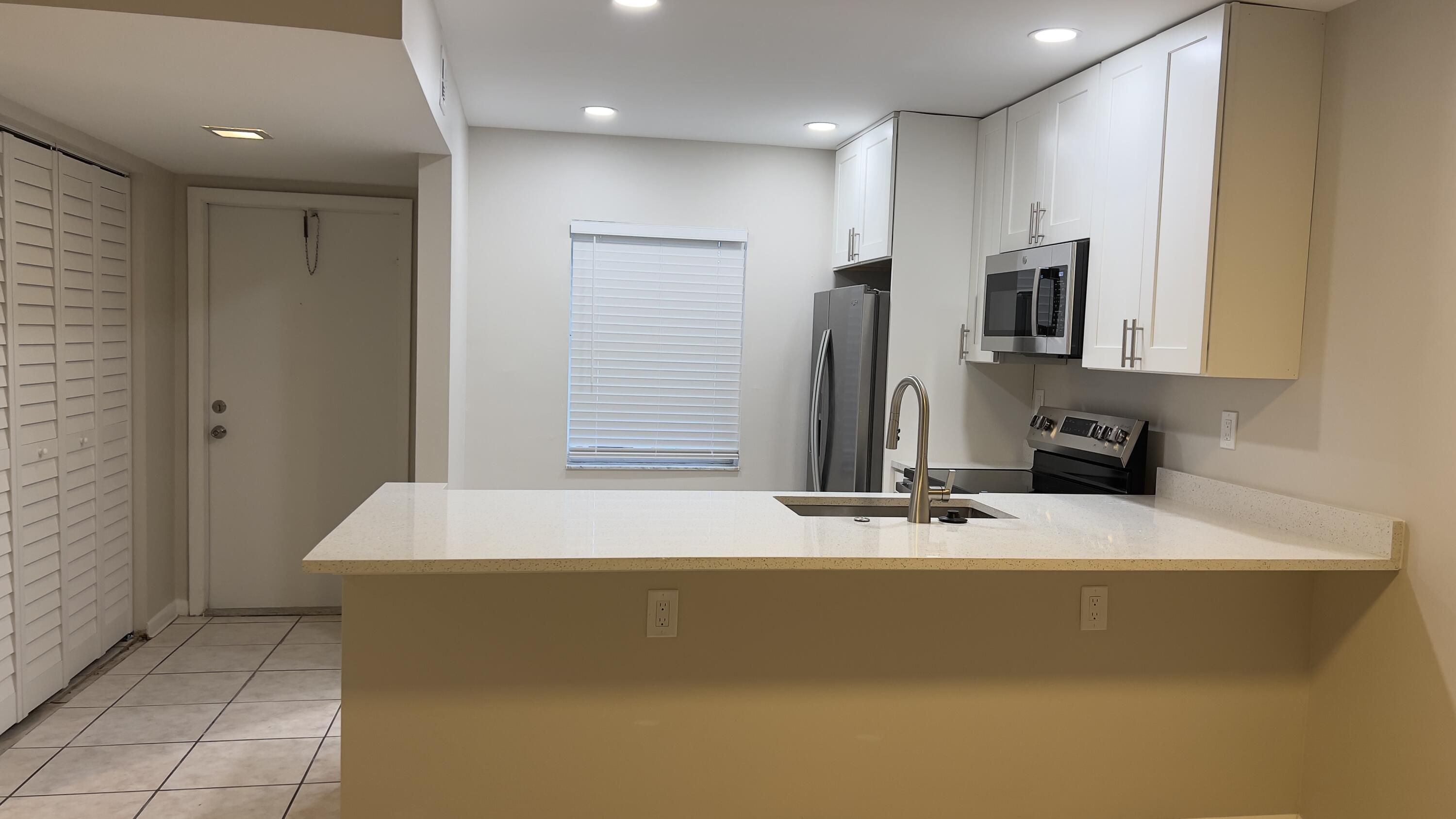 9374 Southwest 3rd Street, Unit 724 Boca Raton, FL 33428 - Photo 5 of 21 IMG_3742
