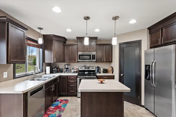 $450,000 | 713 Overlook Drive, Buffalo, MN 55313