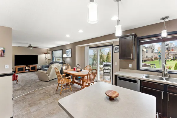 $450,000 | 713 Overlook Drive, Buffalo, MN 55313