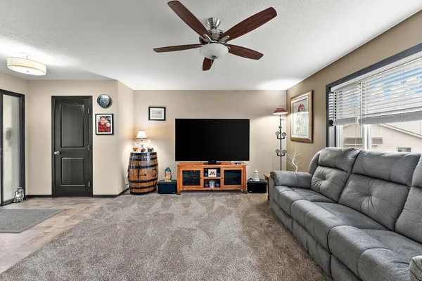 $450,000 | 713 Overlook Drive, Buffalo, MN 55313